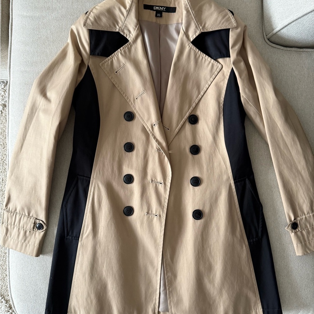 Stylish Black and Tan Coat